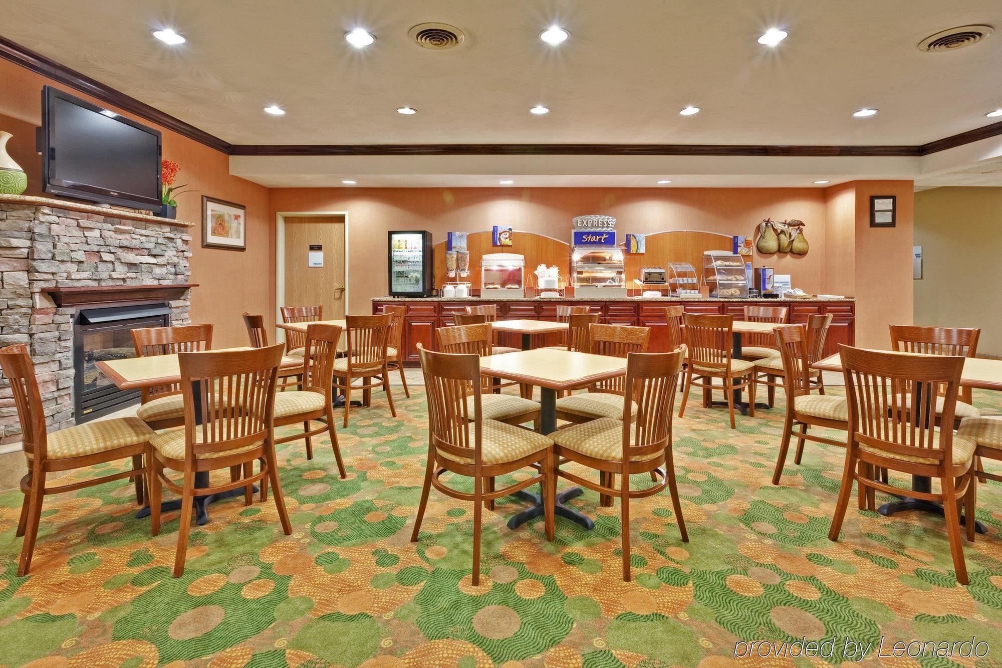 Holiday Inn Express Winfield - Teays Valley Hurricane Exterior photo