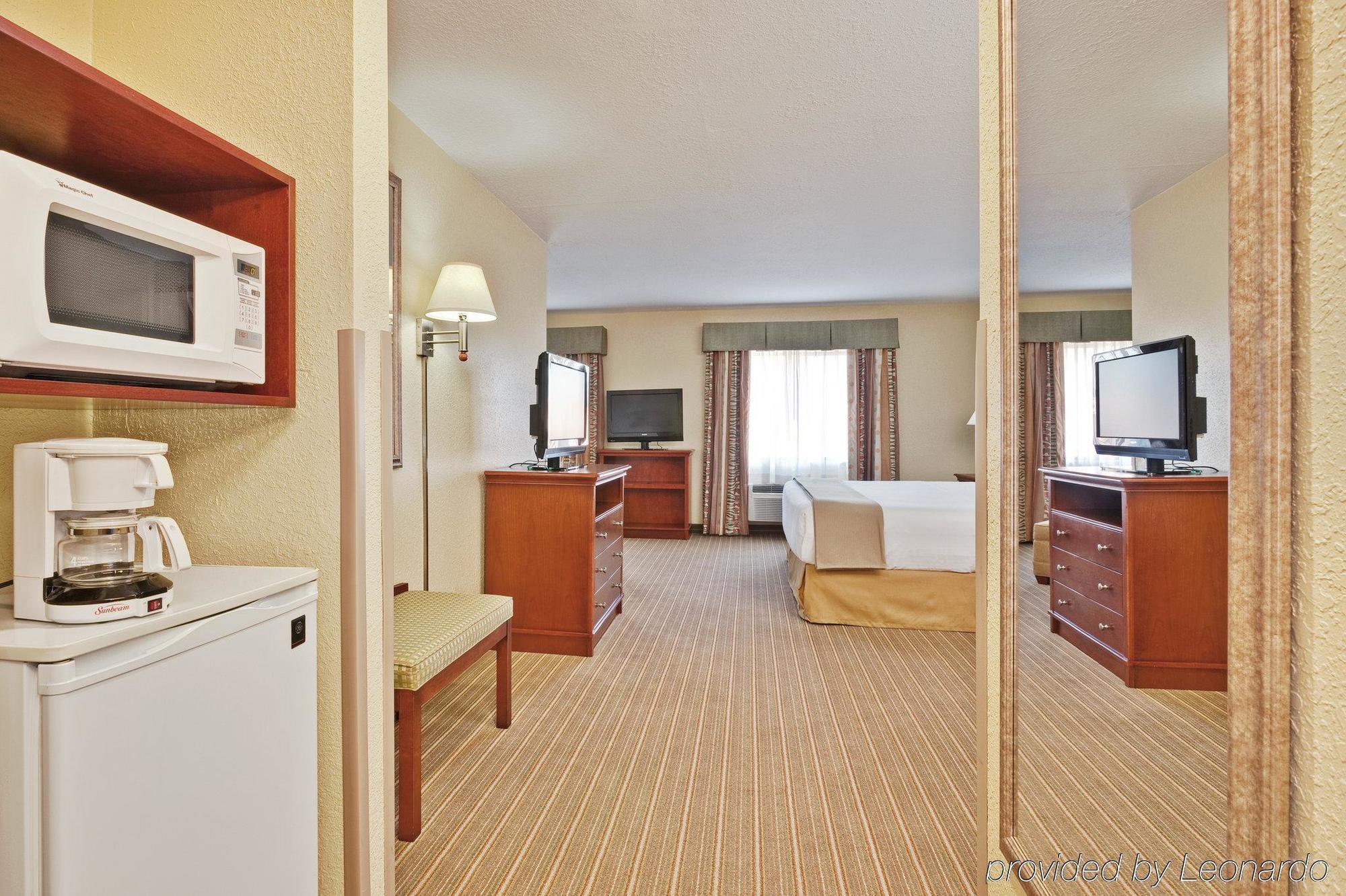 Holiday Inn Express Winfield - Teays Valley Hurricane Room photo