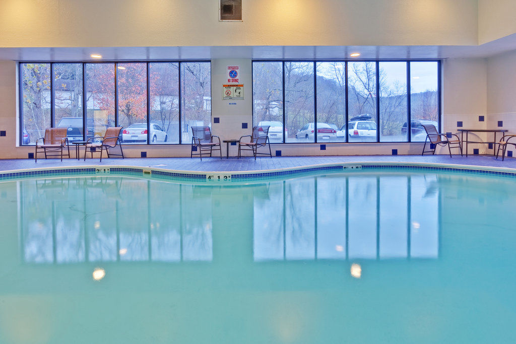 Holiday Inn Express Winfield - Teays Valley Hurricane Facilities photo